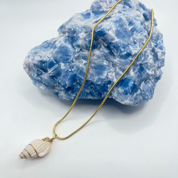 Seashell necklace - Picture 3 of 3